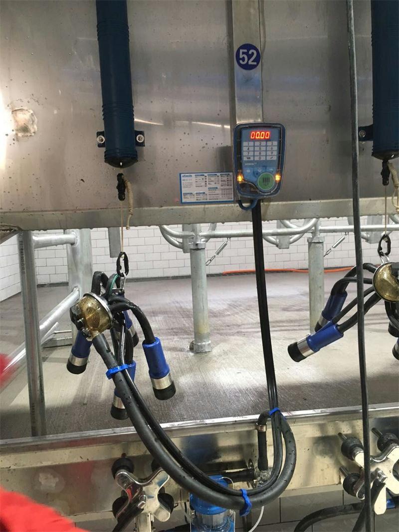 并列式擠奶機(jī) 并列式擠奶機(jī)